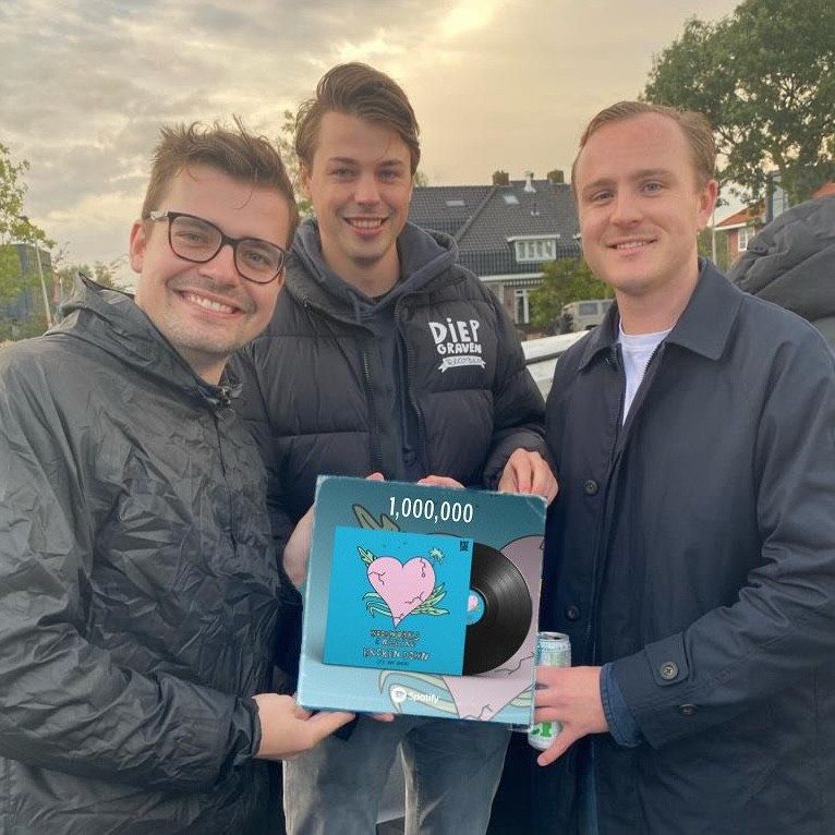 Woodworks celebrating 1 million streams
